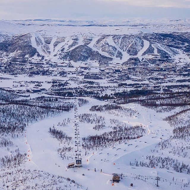 @geiloparken!

#snow #mountainvillage #winter #snowboard #snowpark #ski #terrainpark #mavic2pro #aerial #geilo #kikut #Norway #livetbakheiskortet #mountainlife #utno #north #nordic #scandinavia #mountain #outdoors #lifestyle #skicenter #skigeilo #mav