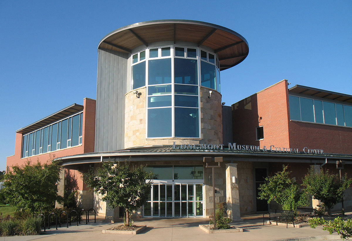 1200px-LongmontMuseum.jpg