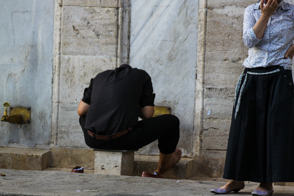 20110816-istmosquewashwcroppedwoman copy.jpg