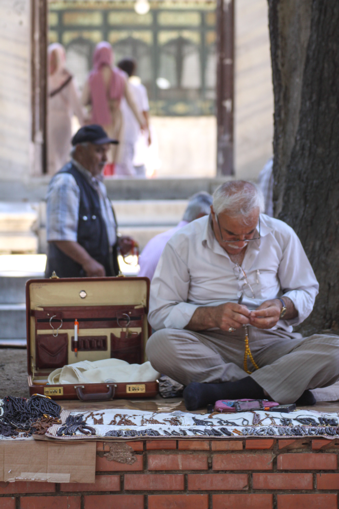 20110817-istbeadguywmosquebackground copy.jpg