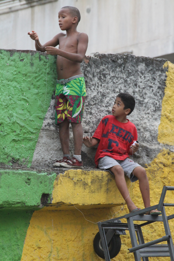 20120826-riosantamartakitekids.jpg