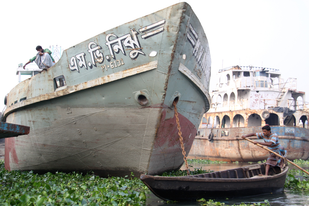 20091218-dhakabalancefreighter copy.jpg