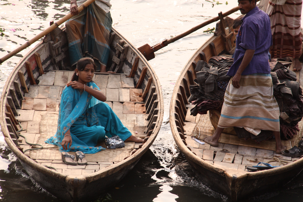 20091218-dhakaprincessboat copy.jpg