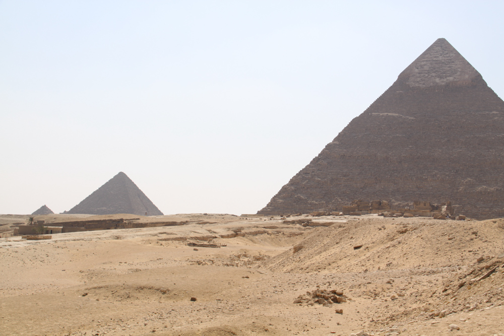 20110820-egythreepyr.jpg