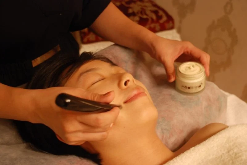 Meridian facial massage has been shown to awaken the skin's natural ability to regenerate, firm, and lift the face, while also improving microcirculation, toning facial muscles and clearing lymphatic pathways.