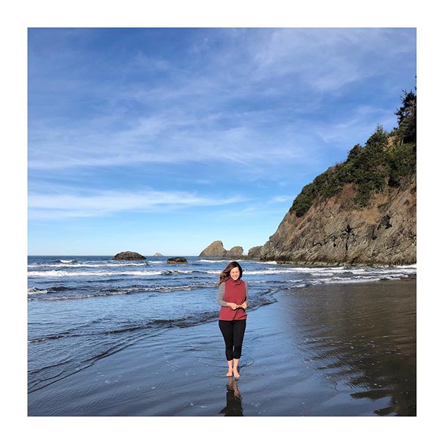 This trip has been my first time off-call in over a year. I feel like a new woman. Candid 📸 by @moosedownjacket after I found a sand dollar. Zoom in to see the biggest smile ever. #bucketlist #offcall .
.
.
.
.
.
.
.
.
.
.
.
.
#moonstonebeach #explo