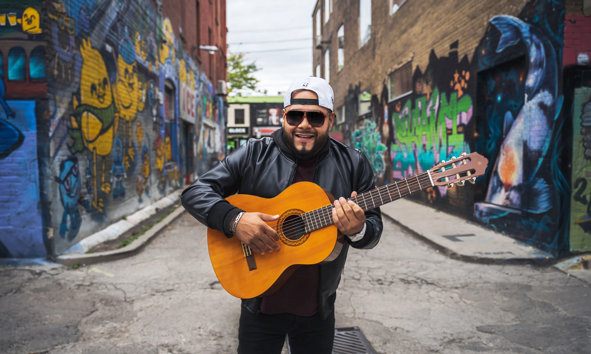 Ricardo-Barboza-Music-Loco-graffitti-wide-web.jpg