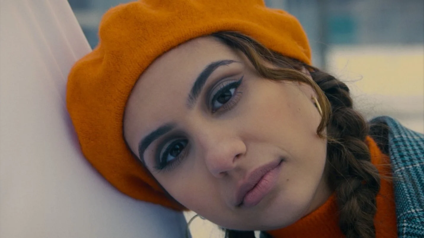 AlessiaCara_YouLetMeDown_USUV72105923.00_00_00_00.Still001.jpg