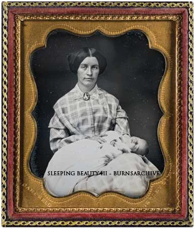 Sleeping Beauty: Memorial Photography in America First Edition ｜洋書