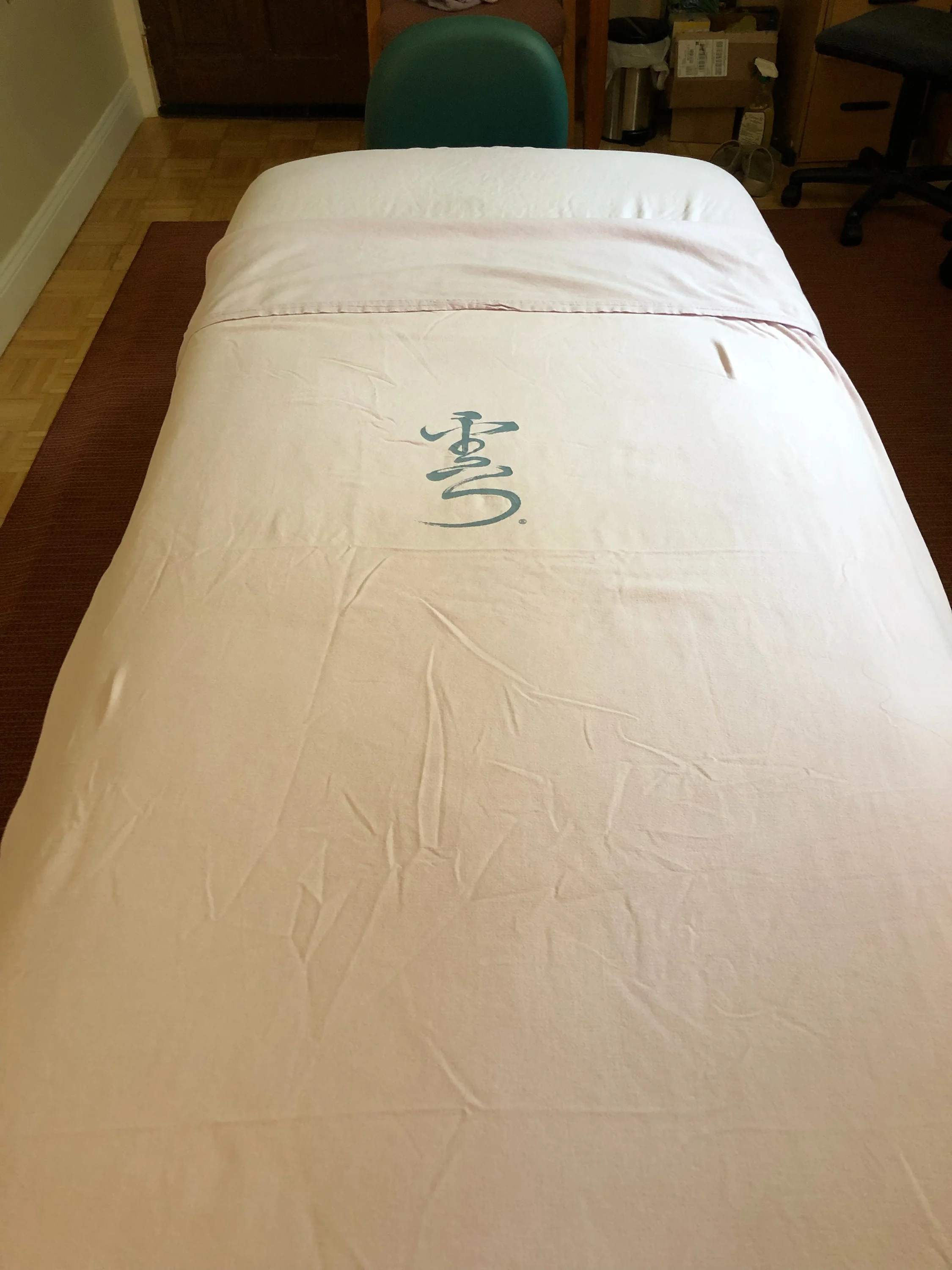 Trager Branded Sheet Sets Photo.jpg