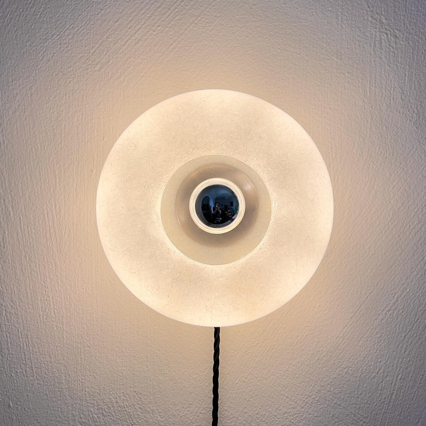 A tiny little light sculpture ~ Bump wall lamp ~ on show at @onwards.gallery.studios this weekend with a huge collection of small works from artists near and far. Come and check out all the amazing work 🤯