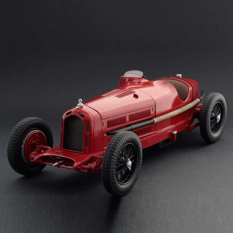 Alfa Romeo 8C 2300 Monza plastic model kit by Italeri