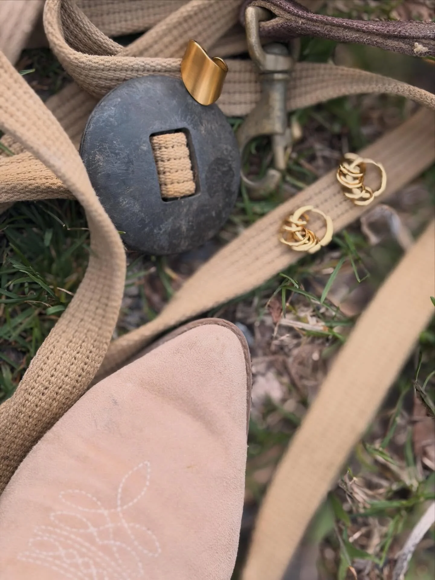 The Survivor Series. 🕊️🏜️

Sculptural gold featuring @boem_collection
Designed for the journey&mdash;from the grit of the ride to the stillness of the sanctuary.

Engineered to be Nordic-strong against the elements. Vacuum-bonded 18k gold PVD to en