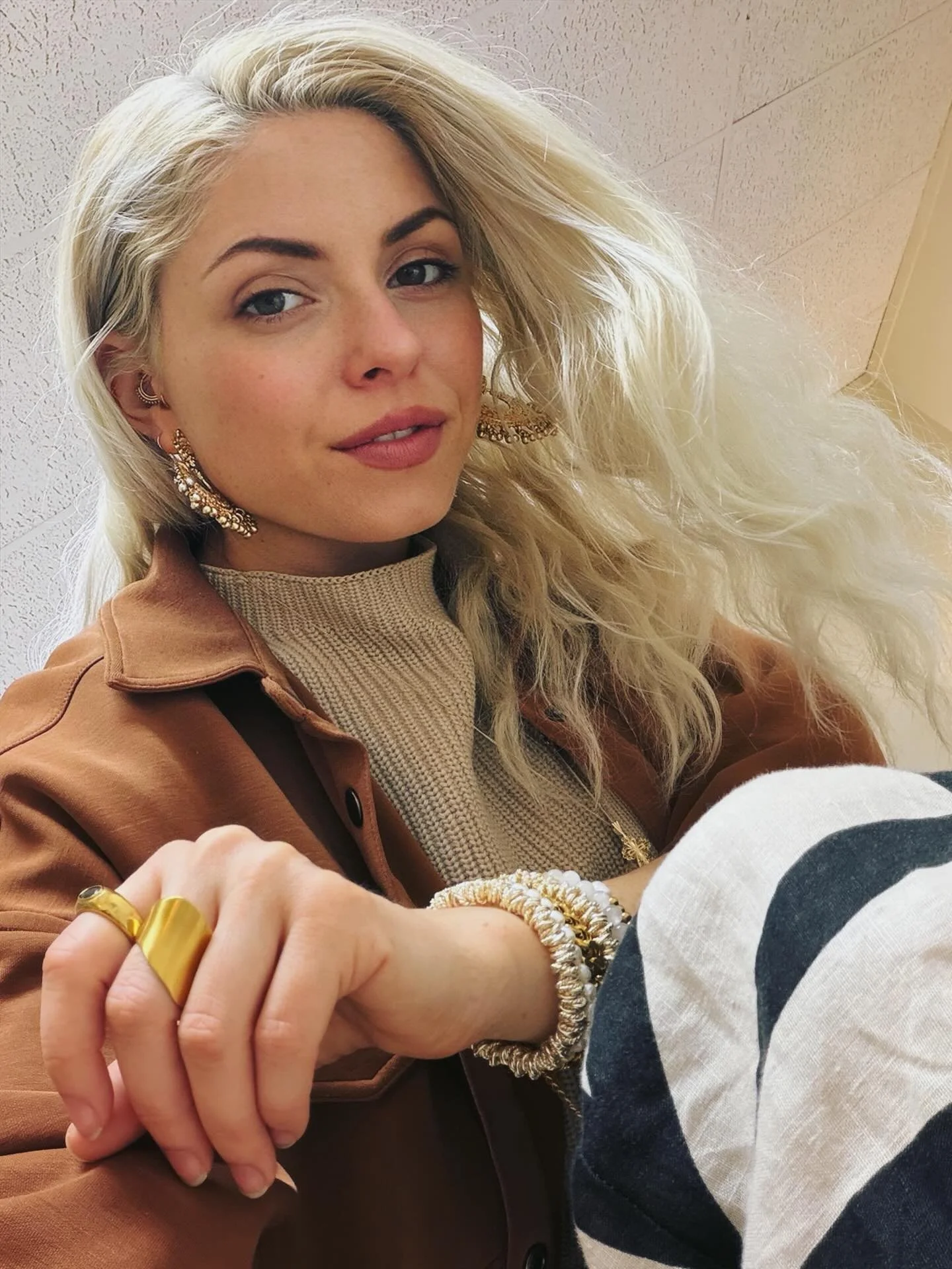 A beautiful rhythm. 🌿

Just enjoying the flow of the studio and getting everything ready for May. I&rsquo;ve been living in these stacks from Boem and Cola Stacks&mdash;effortless, 18K gold that feels weightless and light. Truly designed for the wom