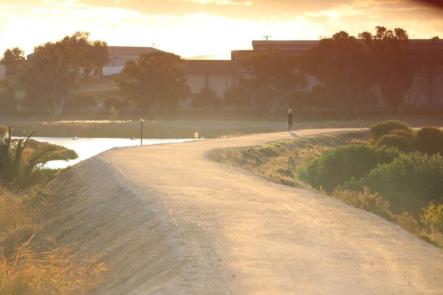 A scenic riverside walk or run is waiting for you at this year's Marathon Festival. 🏃&zwj;♂️🏃&zwj;♀️🏃🏃&zwj;♂️⁠ ⁠
⁠
Registrations close tomorrow! 👉 www.mmievents.com.au⁠
⁠
#murraylandsmultisports #murraybridgemarathon #murraybridge #southaustrali