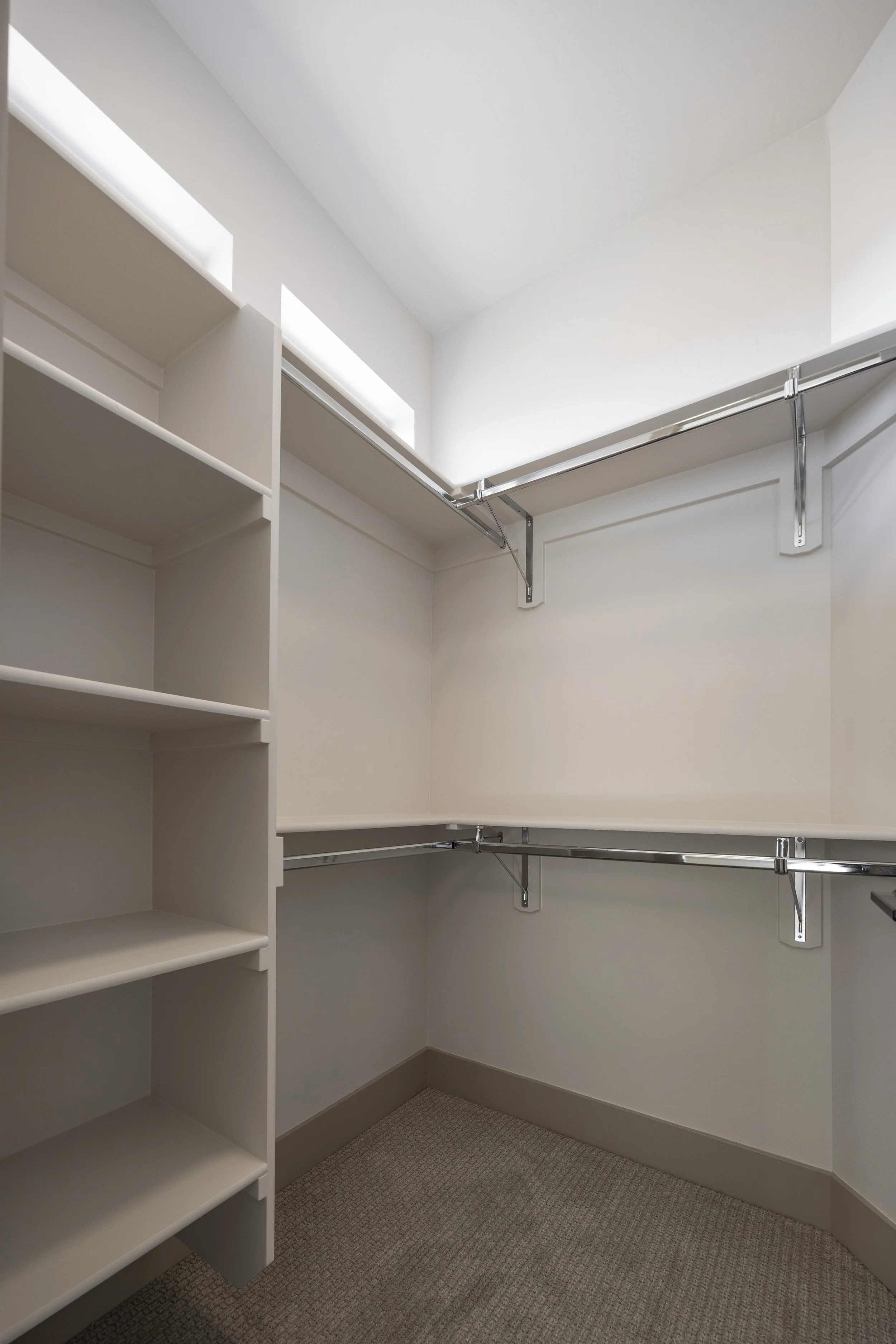 7008 Grange St 9.24.25 34.jpg