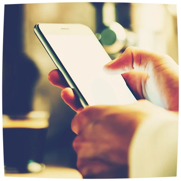 iphone-hands.jpg