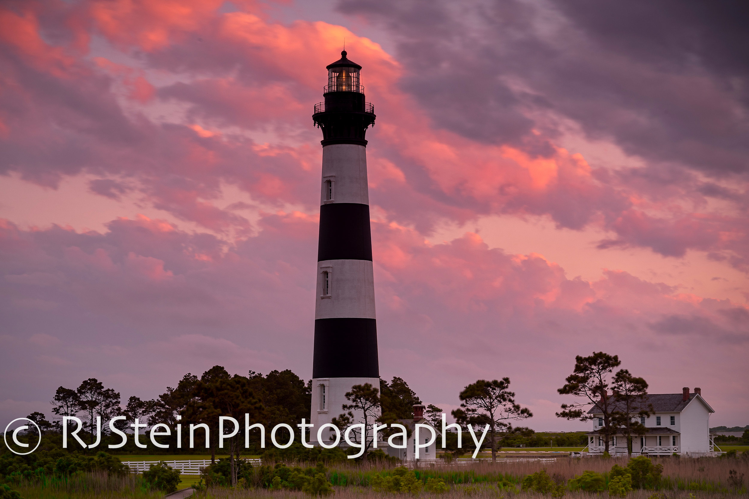 sunset at the bodie island lighthouse, north carolina, 2019