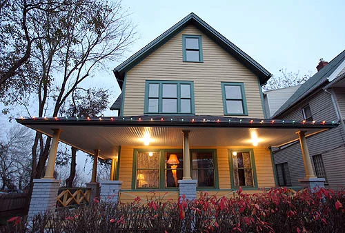 photo from http://www.achristmasstoryhouse.com/