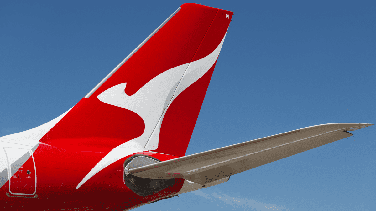 qantas-tail.png