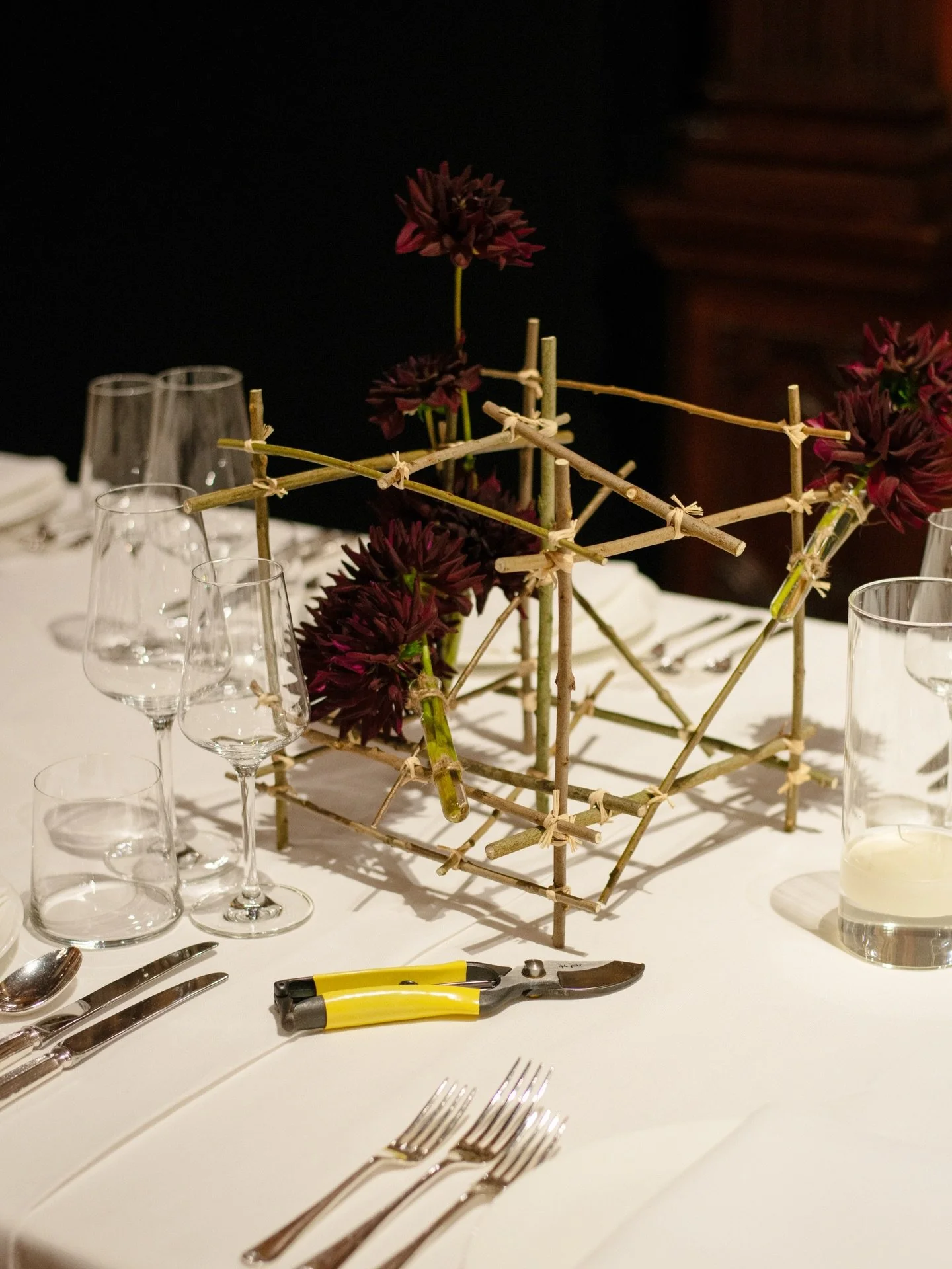 A few Autumn&rsquo;s back I was commissioned by @naumhouse to create these twig armatures inspired by the traditional Japanese floral technique &lsquo;Hana Kubari&rsquo;

The structures went on to hold @naumflower flowers and became part of a tablesc