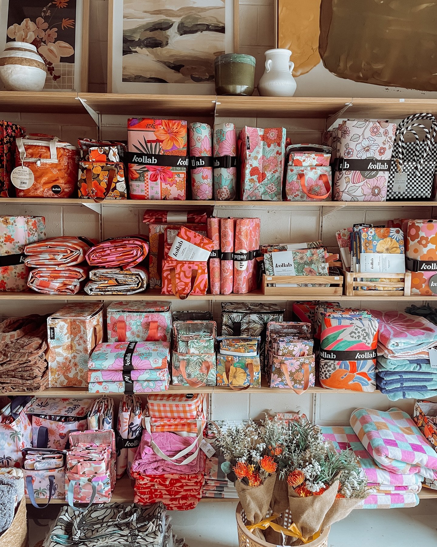 PICNIC &amp; OUTDOOR ☀️🌴
Fully restocked &amp; ready for your summer &amp; festive season. 
Anything from this section will make the perfect gift. Don&rsquo;t miss out on your favourite prints, they&rsquo;re selling fast!