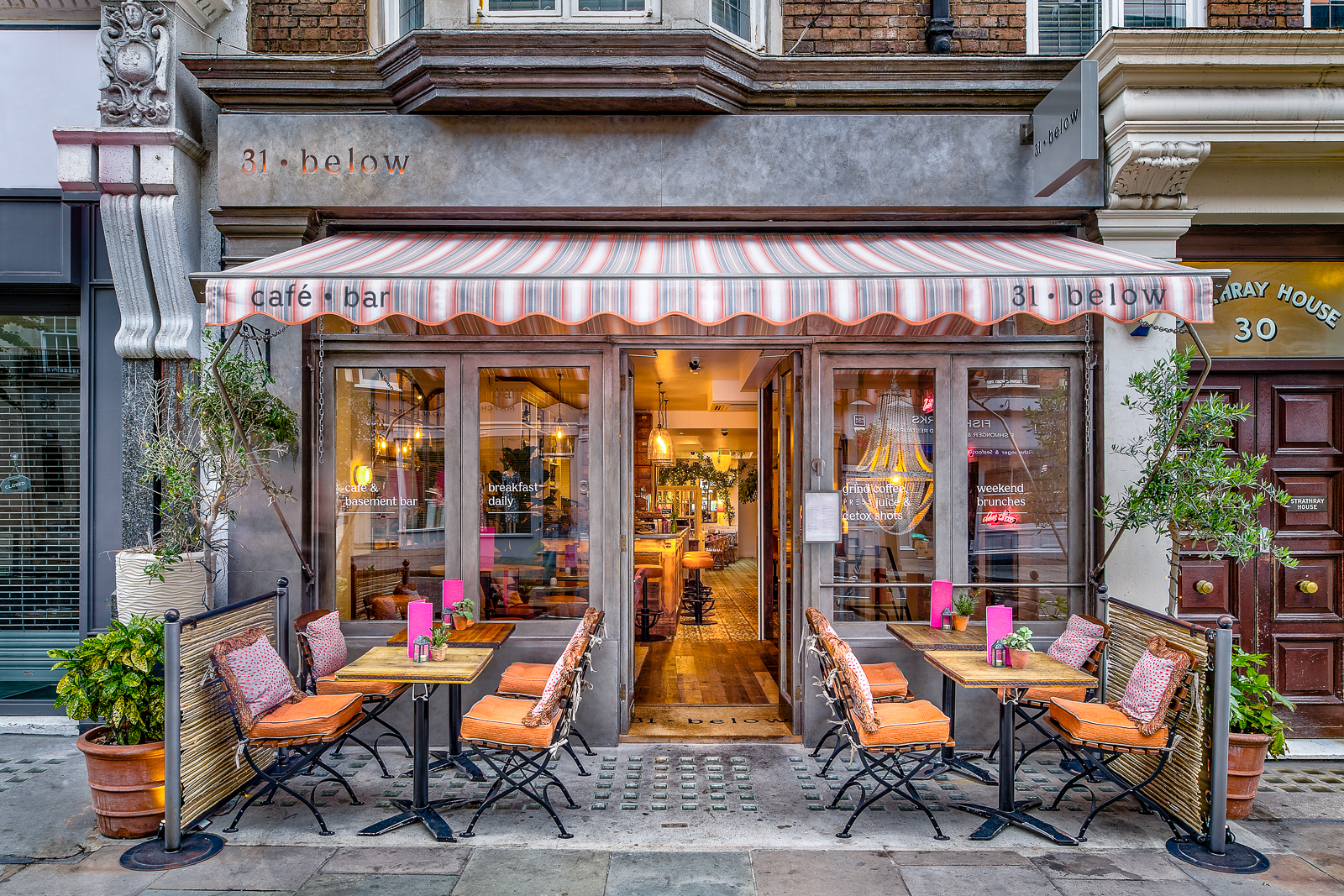 31 BELOW 31 below is a brand new all day Med inspired dining destination in Marylebone. Three of our favourite words right there- All Day Dining. Yes please. What’s better is when somewhere offers you food all day and then amazing cocktails as day turns to night, which is just want you can get here at 31 Below! Nestled in the middle of Marylebone High Street the venue serves up delicious breakfast and brunch options including Glass jar eggs, rolled oat porridge, buckwheat pancakes as well as detox juices and organic teas. The lunch menu is made up of shareable plates as well as various meat options cooked up “on the plancha”. We’ll personally be nailing many portions of the Padron peppers. After all the eating you must indulge in a cheeky beverage or two down in the basement bar- the cocktail list is dreamy and extensive. Lastly, if the Mediterranean menu vibez aren’t enough to bring a little sunshine to your day, then the indoor garden might help instead. Roll on summer in the city! Facebook | Instagram