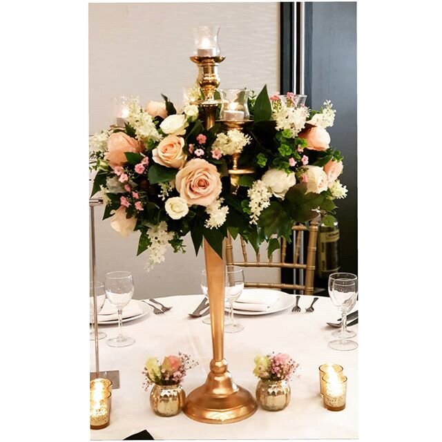 Candelabra!
#goldcandleholder #candelabraarrangement #candelholder #candles #flowerrings #weddingcenterpieces #londonweddings #londonvenues #centerpieces @hiltonlondonsyon