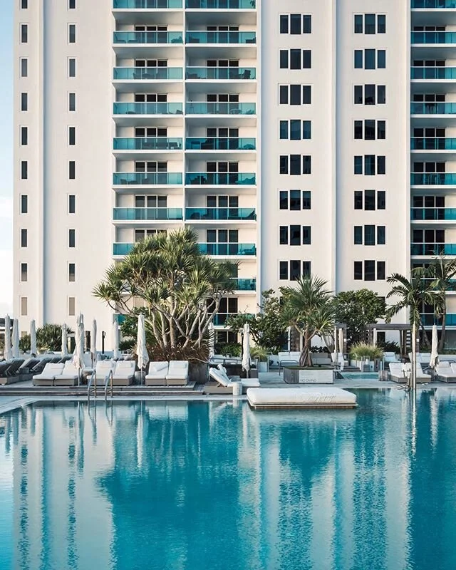 Early morning pool sessions👌🏼#miamibeach