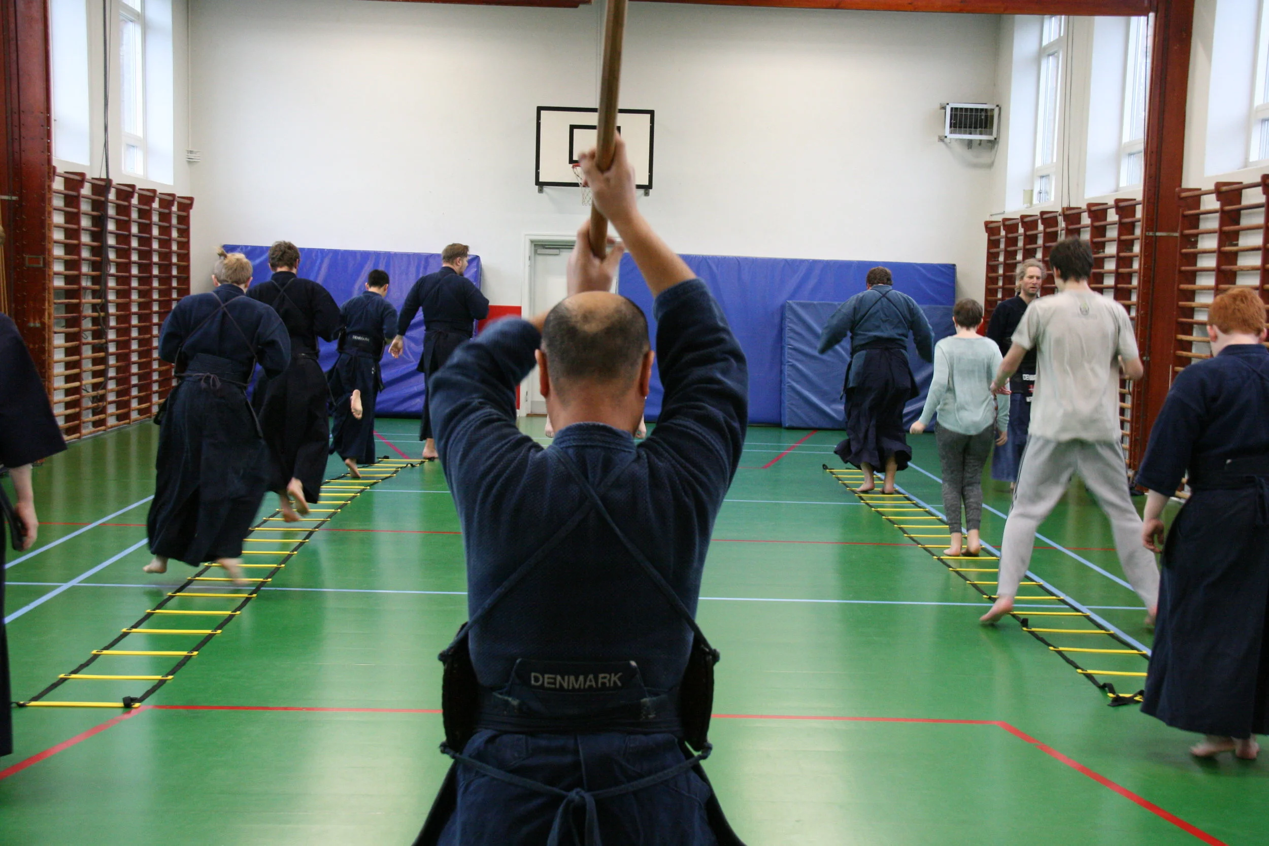 Bowing to shomen at the kendo frontier