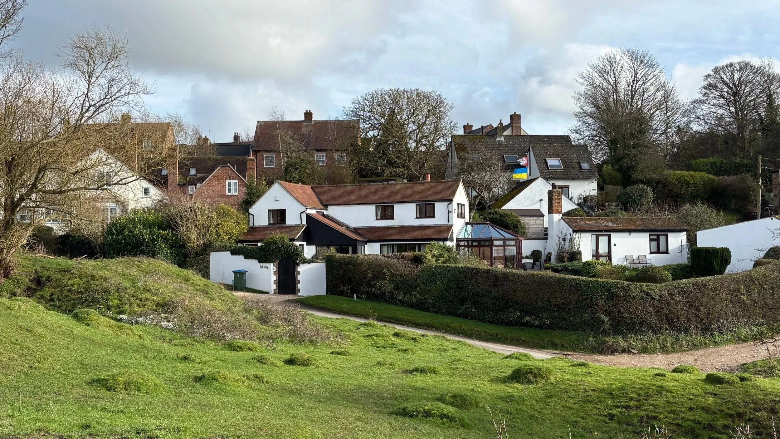 Photo of houses on the edge of Brill Common