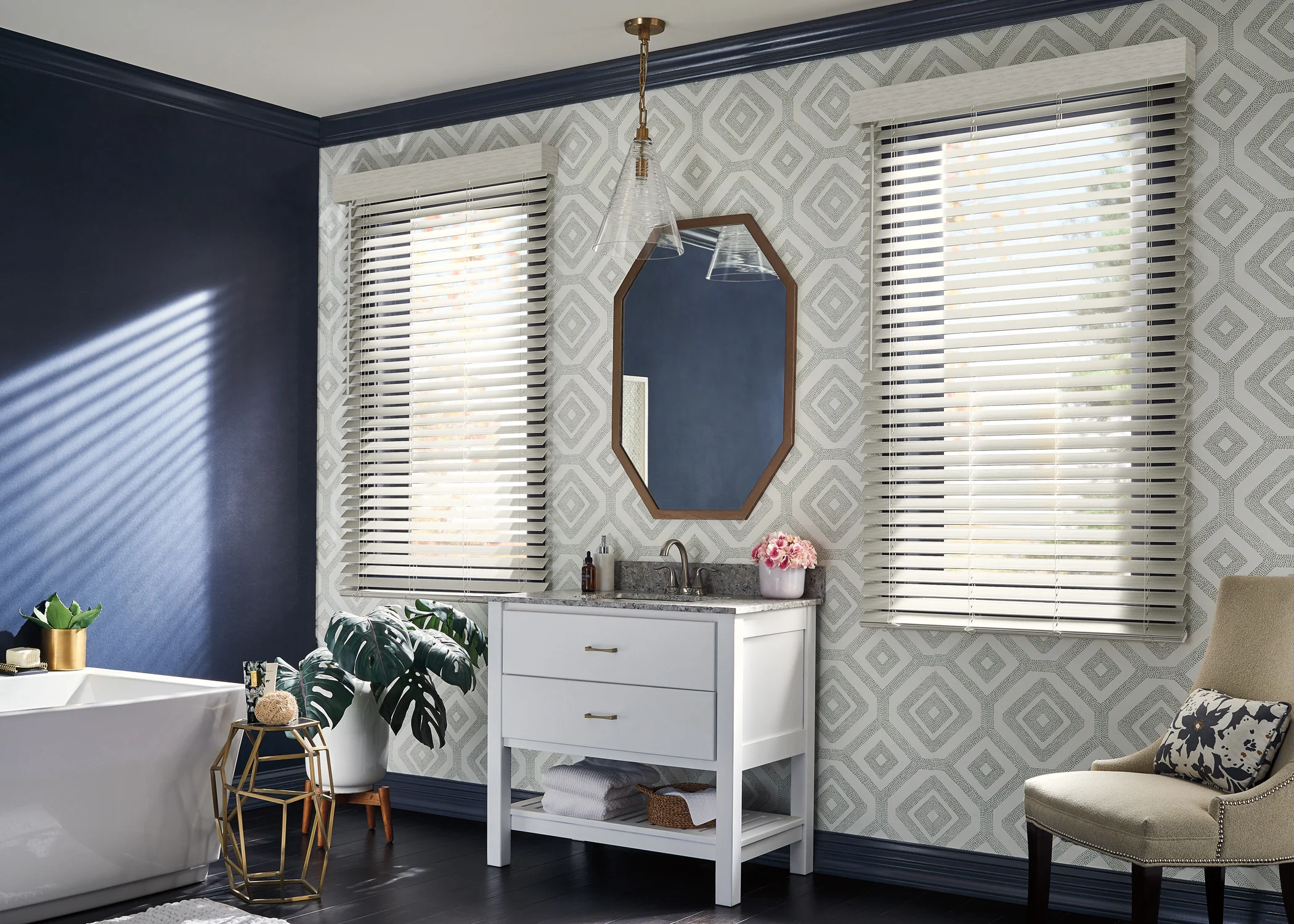 Graber_Faux Wood Blinds_Bathroom1.jpg