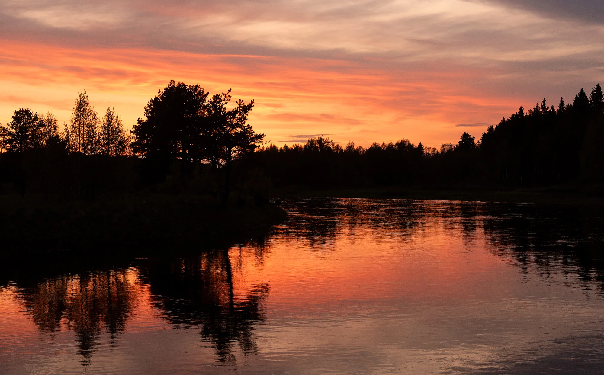 Solnedgang, Trysilelven, Norge (Juni 2019)