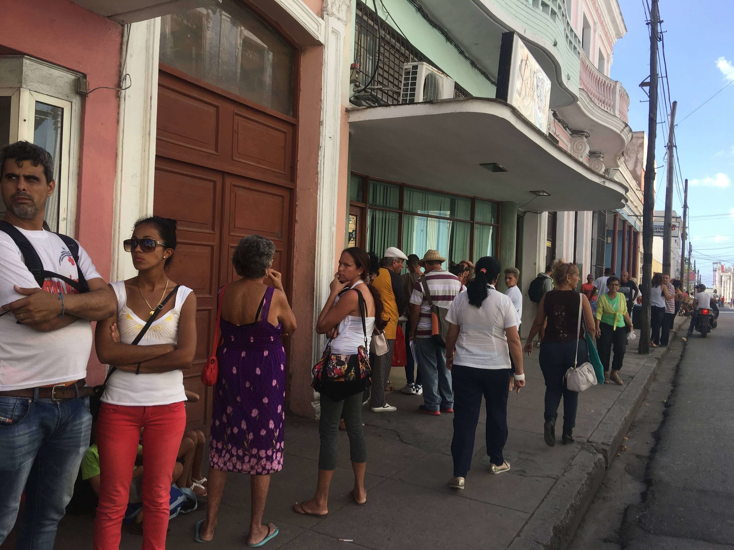 A local dubbed Cuba “The country of lines”