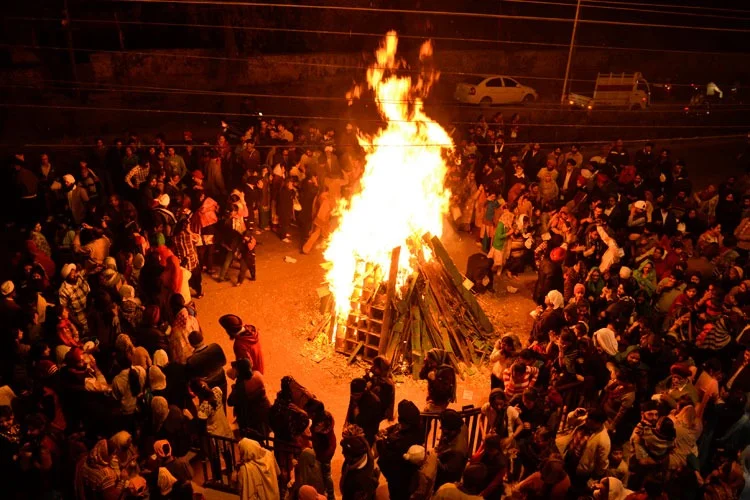 holi-festival-bonfire-india