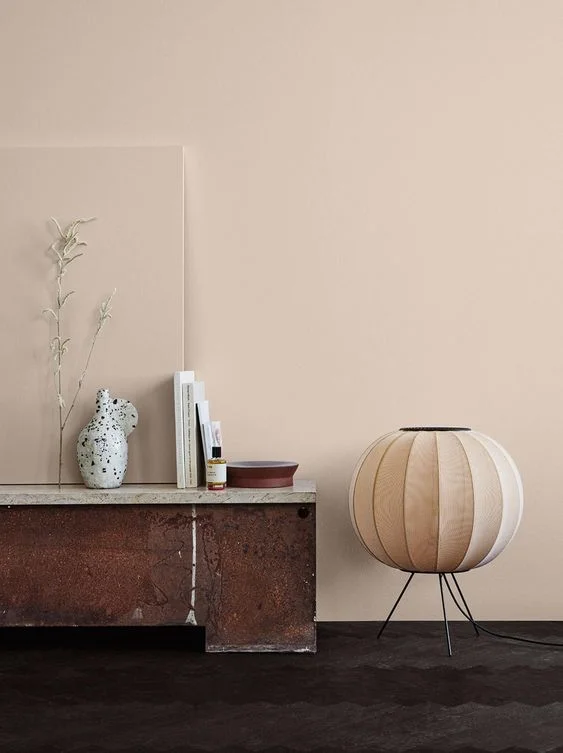 Wall: Jotun 20119 Transparent Pink