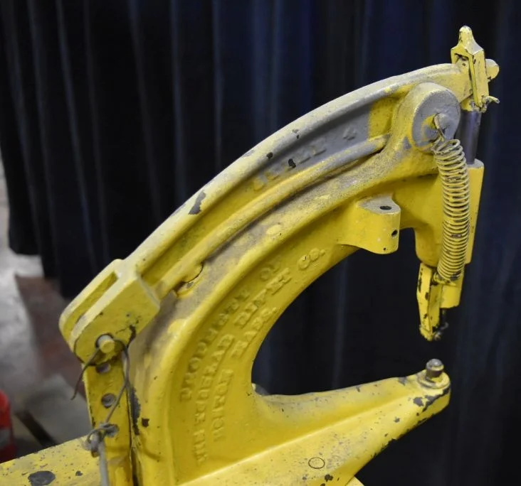 Rivet Machine3.jpg