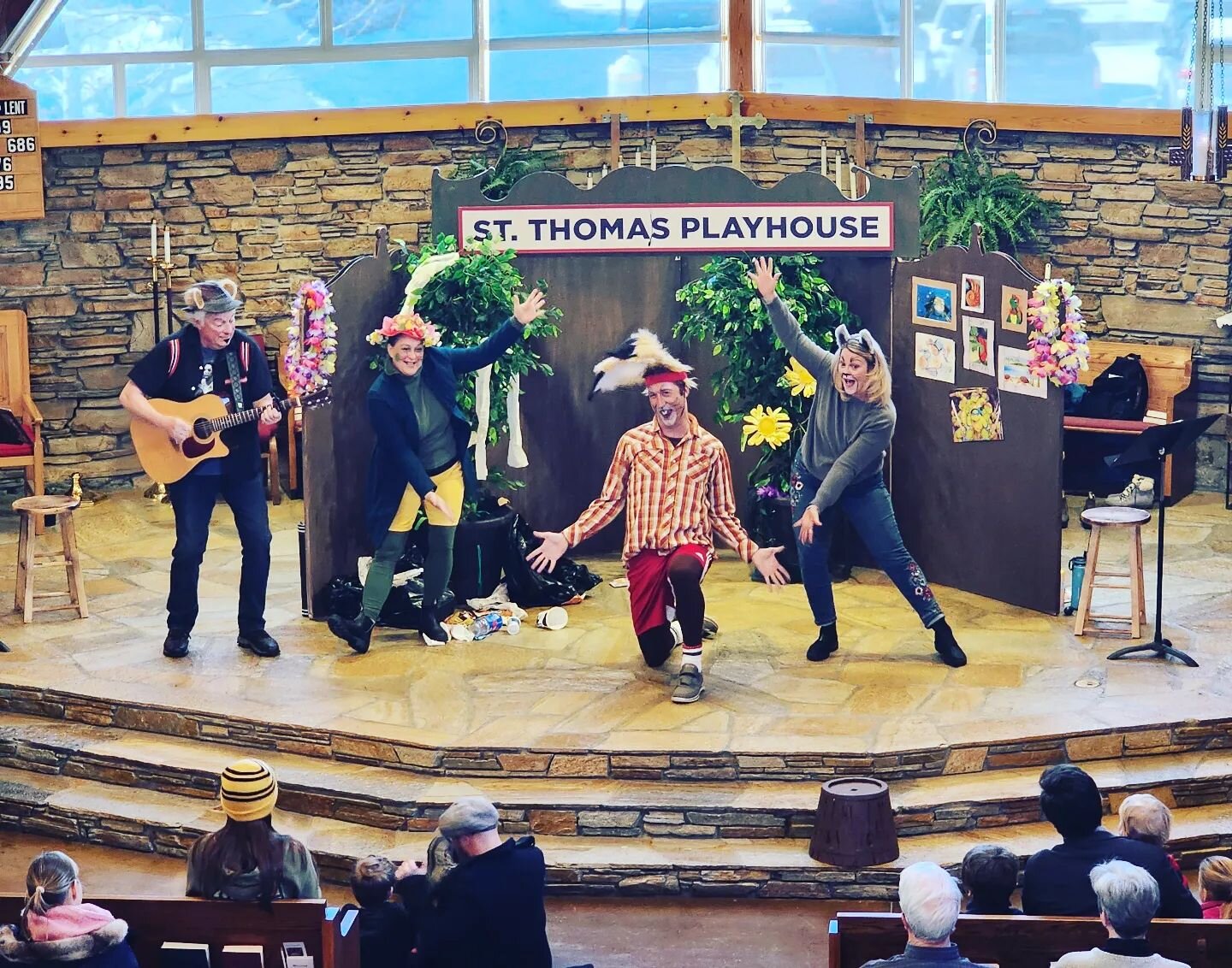 We have closed our wonderful tour of The Tortoise and the Hare. It was a pleasure to perform for over a dozen WRV elementary and pre-schools over these last two weeks! Thanks to @remax_sunvalley for the truck that made it all possible.