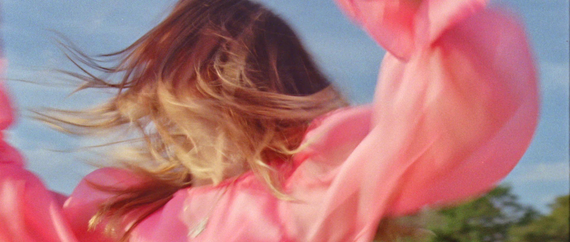Doormat Darling | Imogen Mahdavi (16mm)