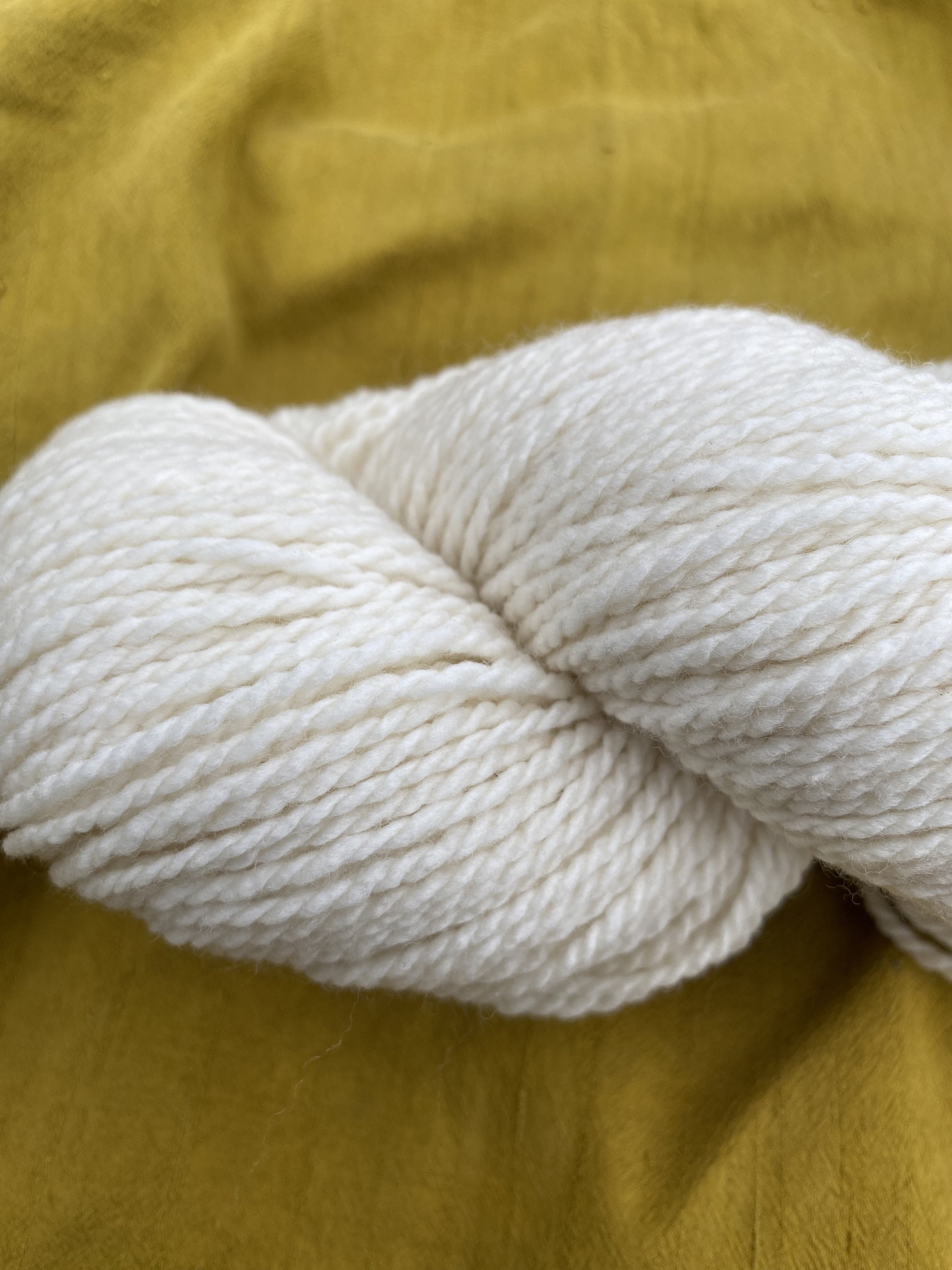 Lambs Wool Weaving Yarn 22 Microns - Half Pound Cones