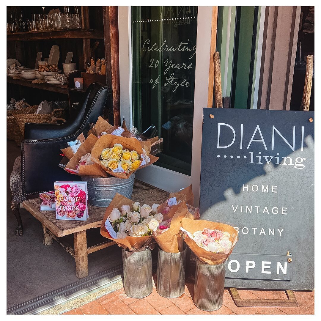 Looking for Mother&rsquo;s Day gift ideas?Our friends at DIANI Living have the perfect selections and most beautiful rose bundles! ☀️
