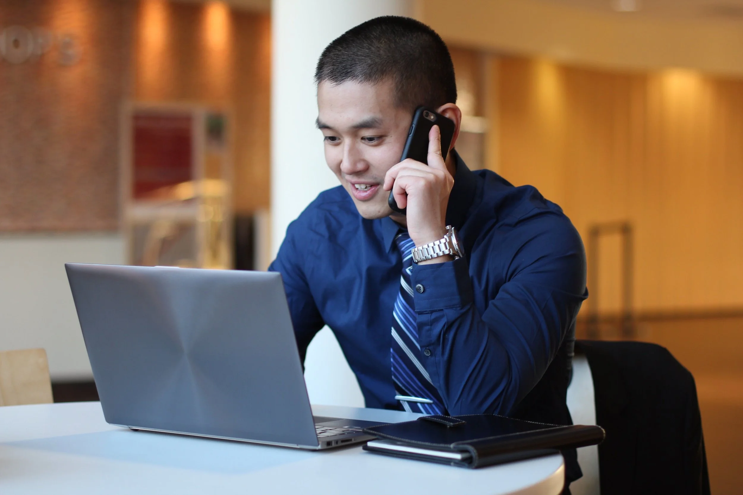 Surfing the web using Safari Online