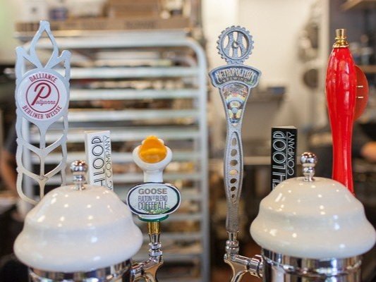 Cafe+beer+handles.jpg