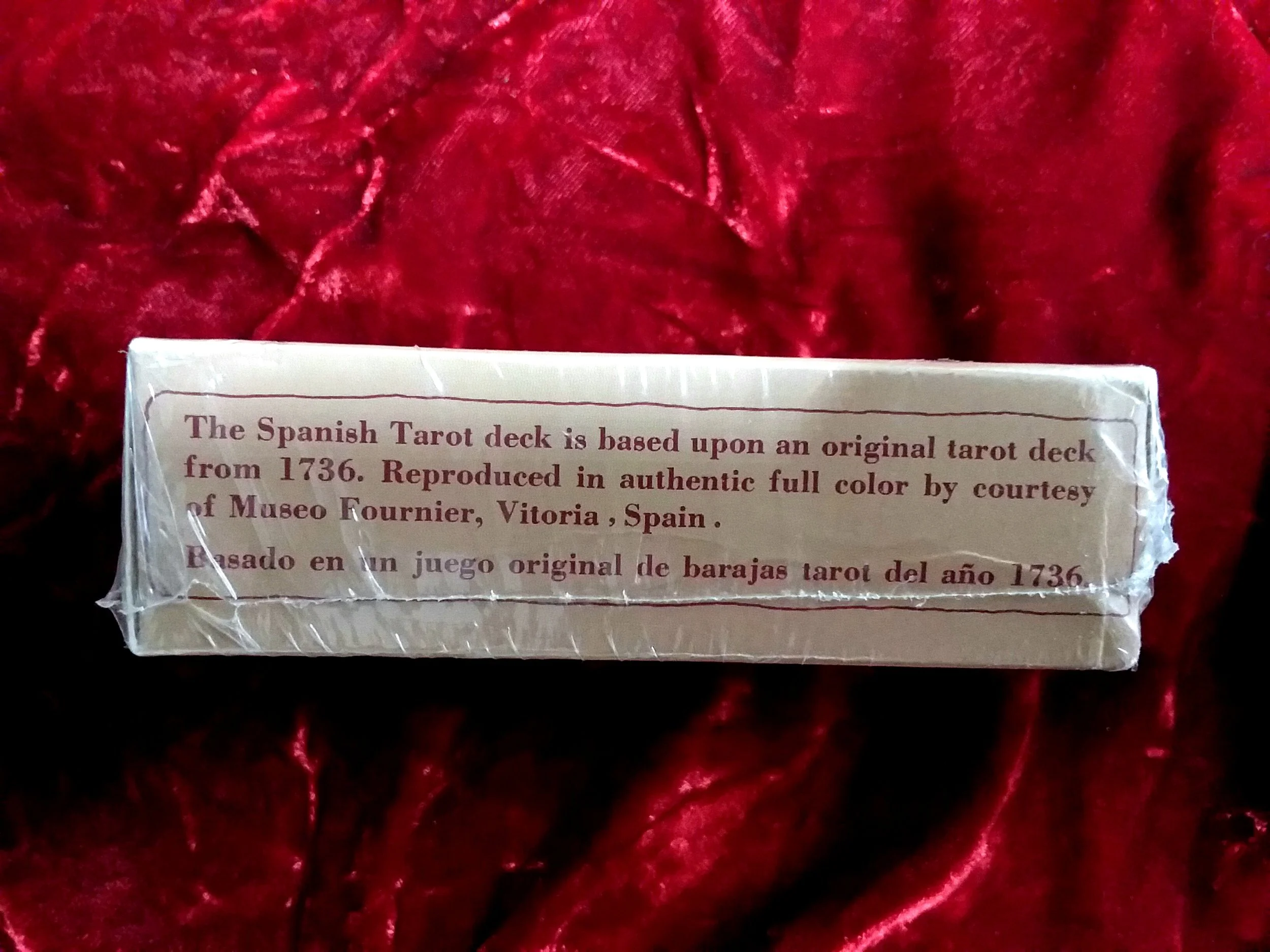 Basado en un juego original de barajas tarot del ano 1736