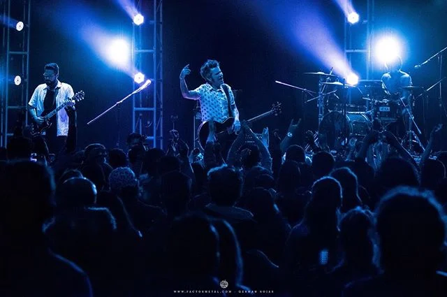 Algunos recuerdos de lo que se vivi&oacute; en el @eqrockfest 🤘🏻⚡️ @tappanmusic, @diamanteelectrico y &iexcl;muchos m&aacute;s! 
Fotos cortes&iacute;a: @bergslay 🤘🏻 #CreemosEnLosEventosEnVivo