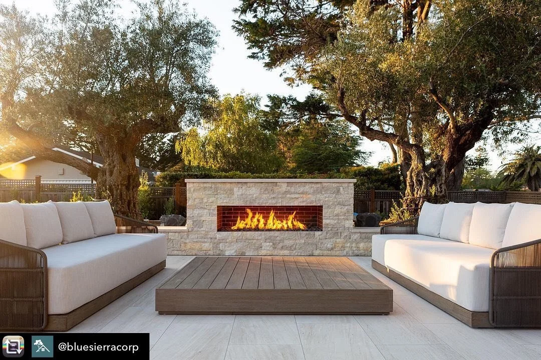 Modern living at its finest. Cheers to the weekend! 🥂☀️ 
@bluesierracorp