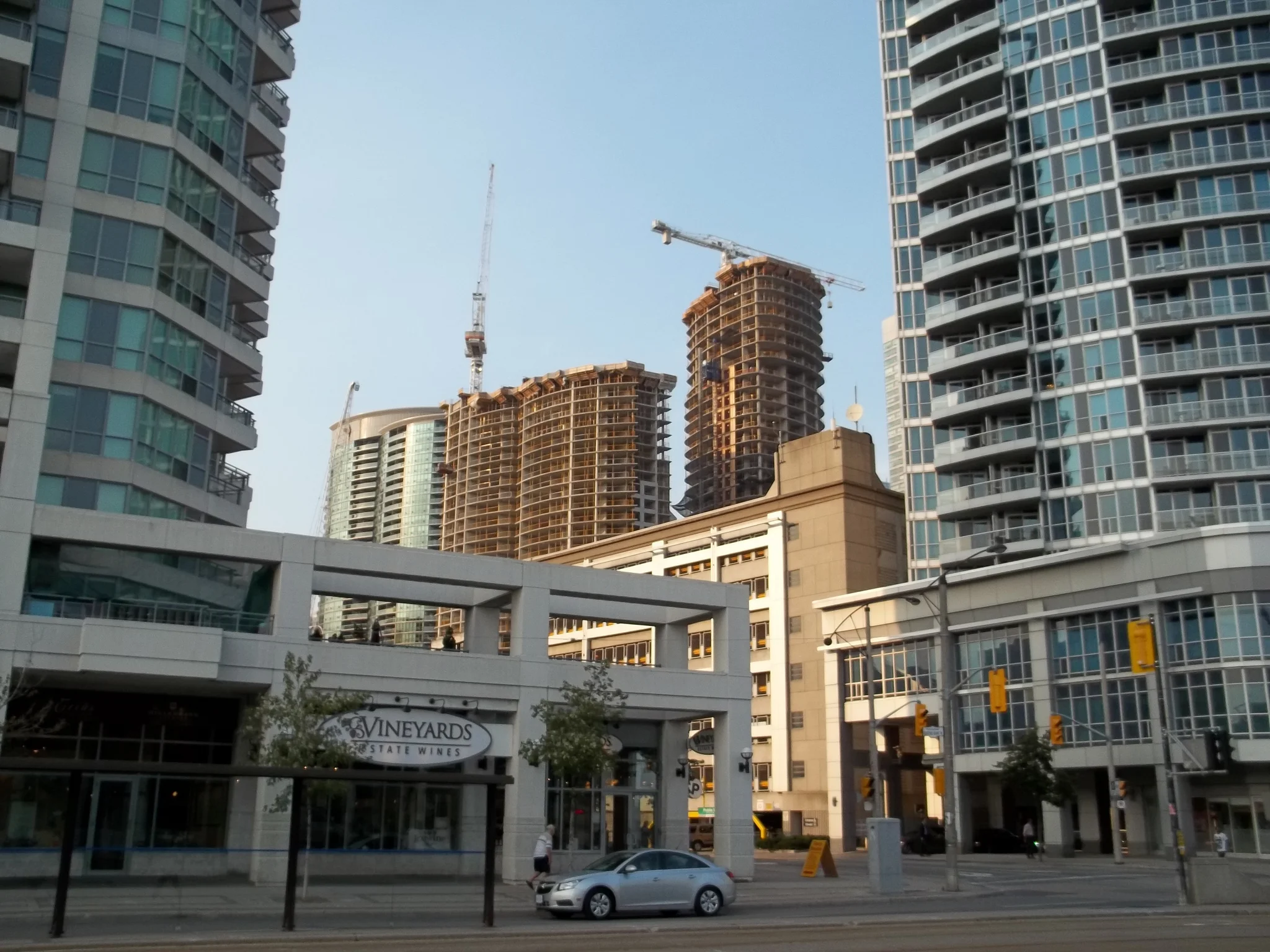 Buying a Condo Checklist: Don’t Make These 7 Common Mistakes