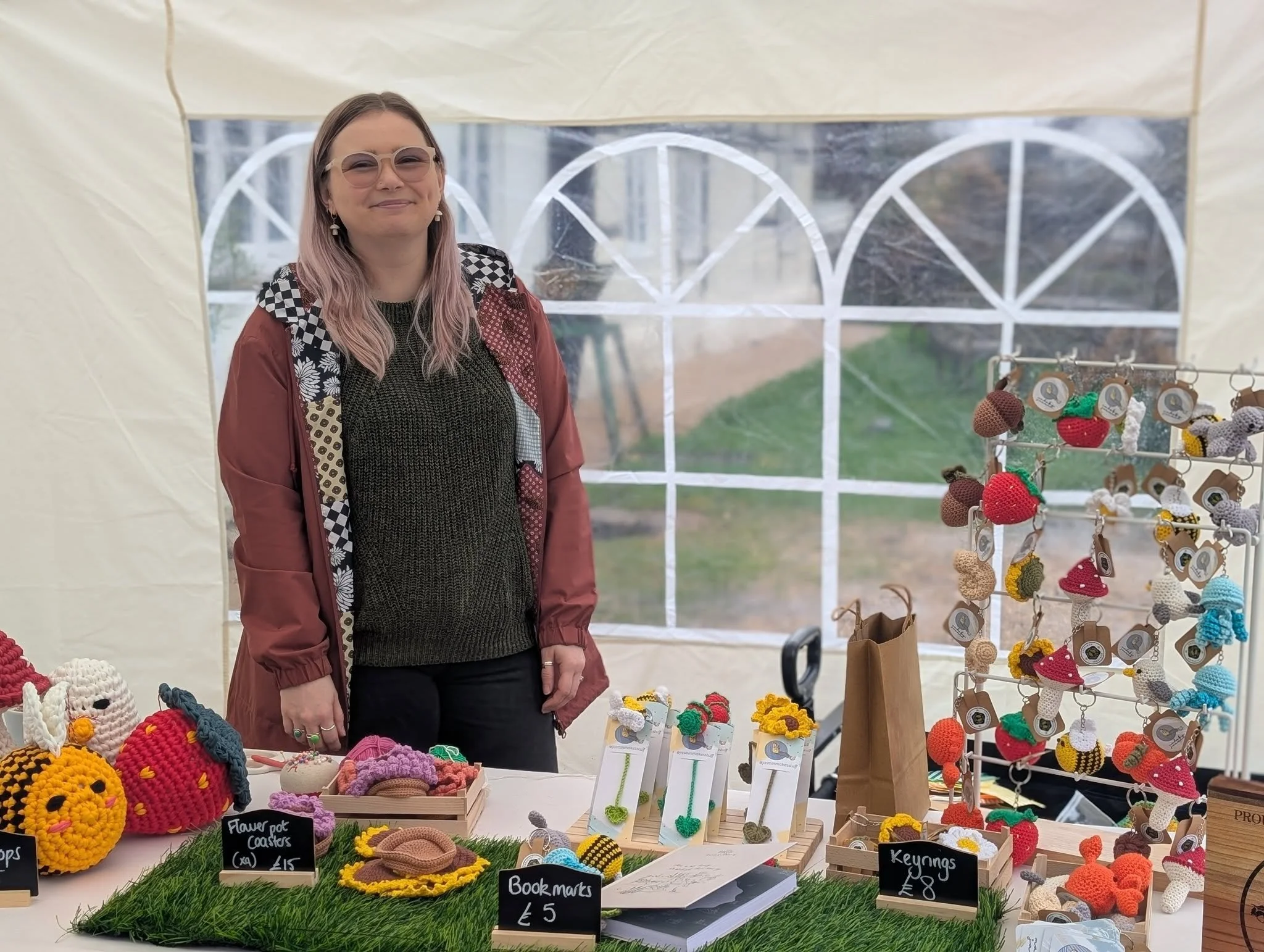 Pop into Hockey's Farm Shop this morning and enjoy our Local Makers Market, running now until 1pm 🌿

Meet talented local producers, have a wander through the stalls, then warm up with a freshly brewed coffee or a hearty breakfast in the Farmyard Caf