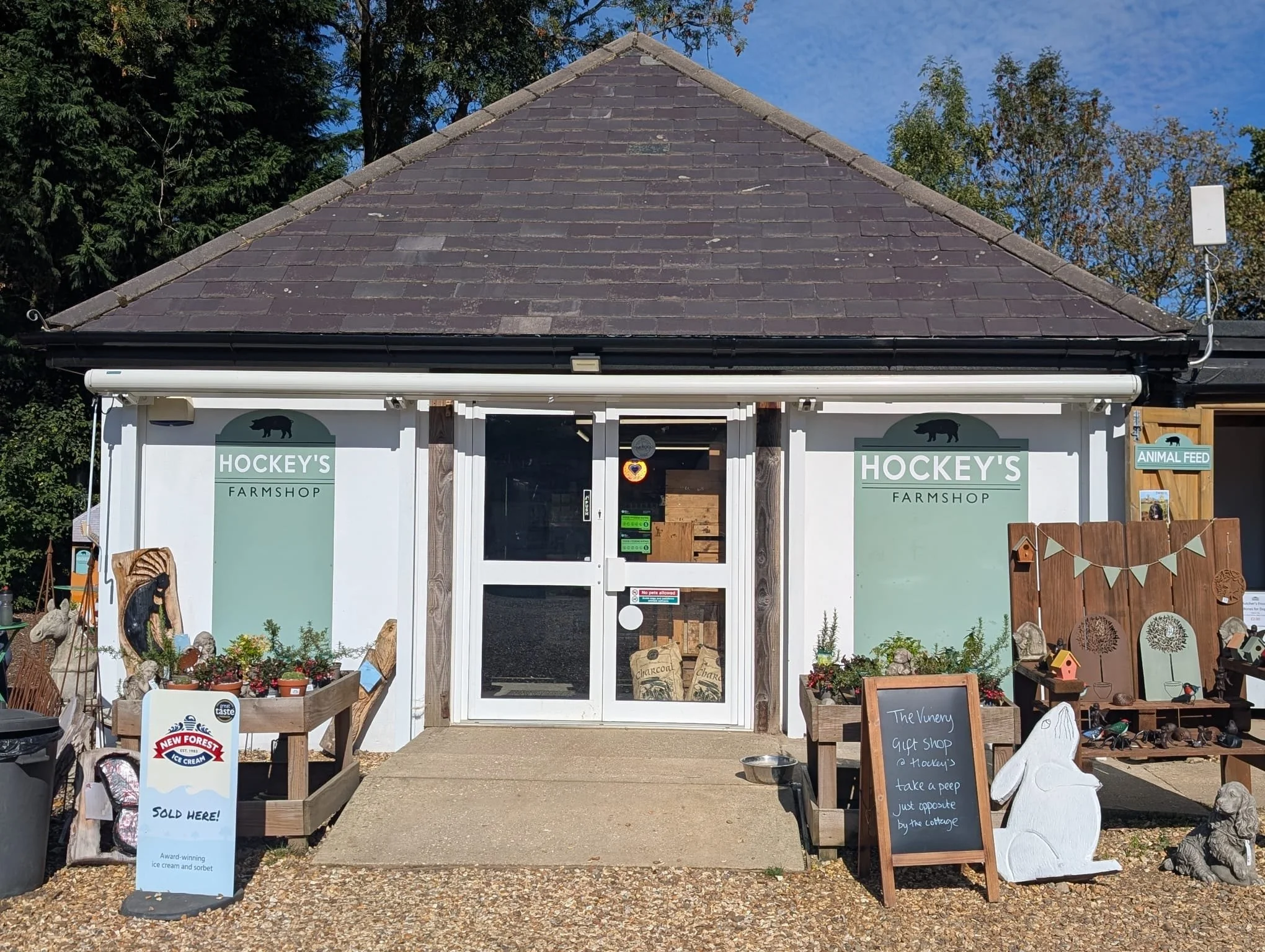 🛒🌿 Every product has a story at Hockey&rsquo;s Farm Shop 🌿🛒

Behind the scenes, Jonny spends hours meticulously curating the right products, the right spirits, and the best deli finds to bring together the tastes of the New Forest and surrounding