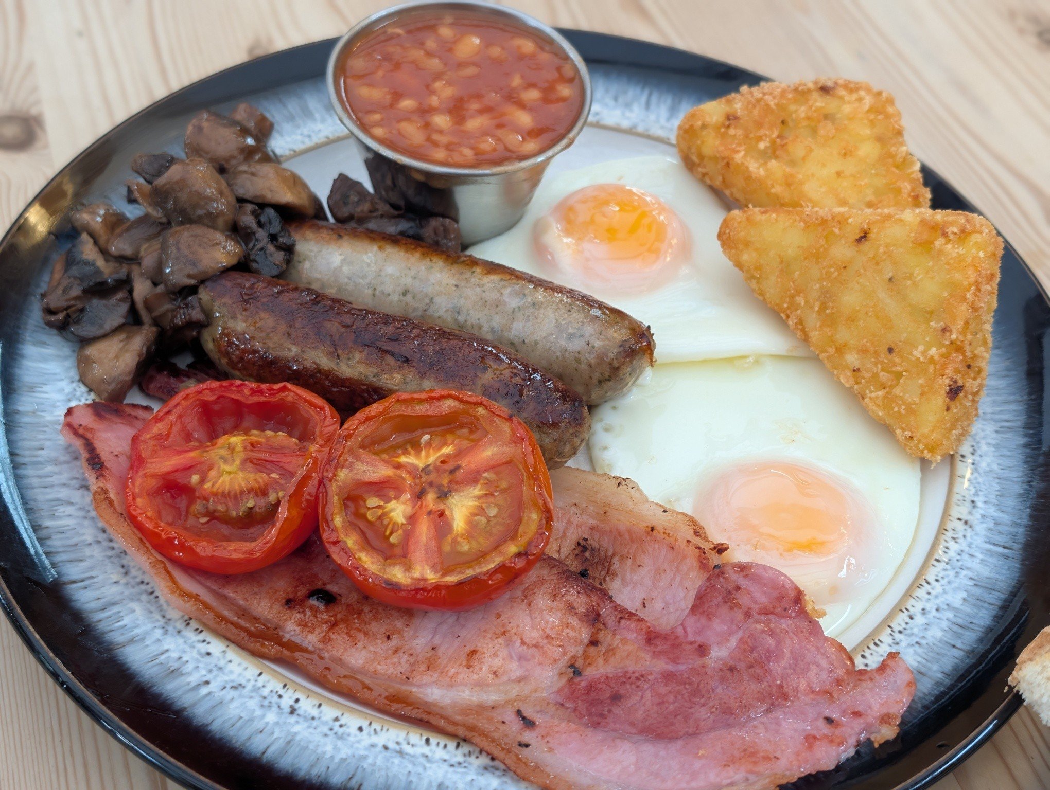 There&rsquo;s breakfast&hellip; and then there&rsquo;s this 🍳🔥

Wiltshire dry cured bacon, 2 of our own Hockey&rsquo;s pork sausages, golden hash browns, and Clayton&rsquo;s free range eggs cooked just how you like them.

Simple, local, and absolut